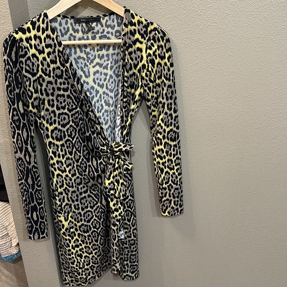Bcbgmaxazria wrap leopard dress size xs good use! - Picture 5 of 10